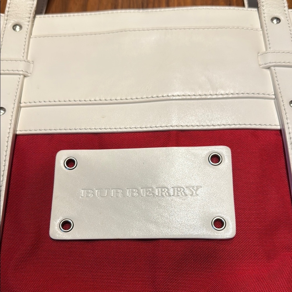 Burberry Red and White Tote Bag with Elegant Contrast